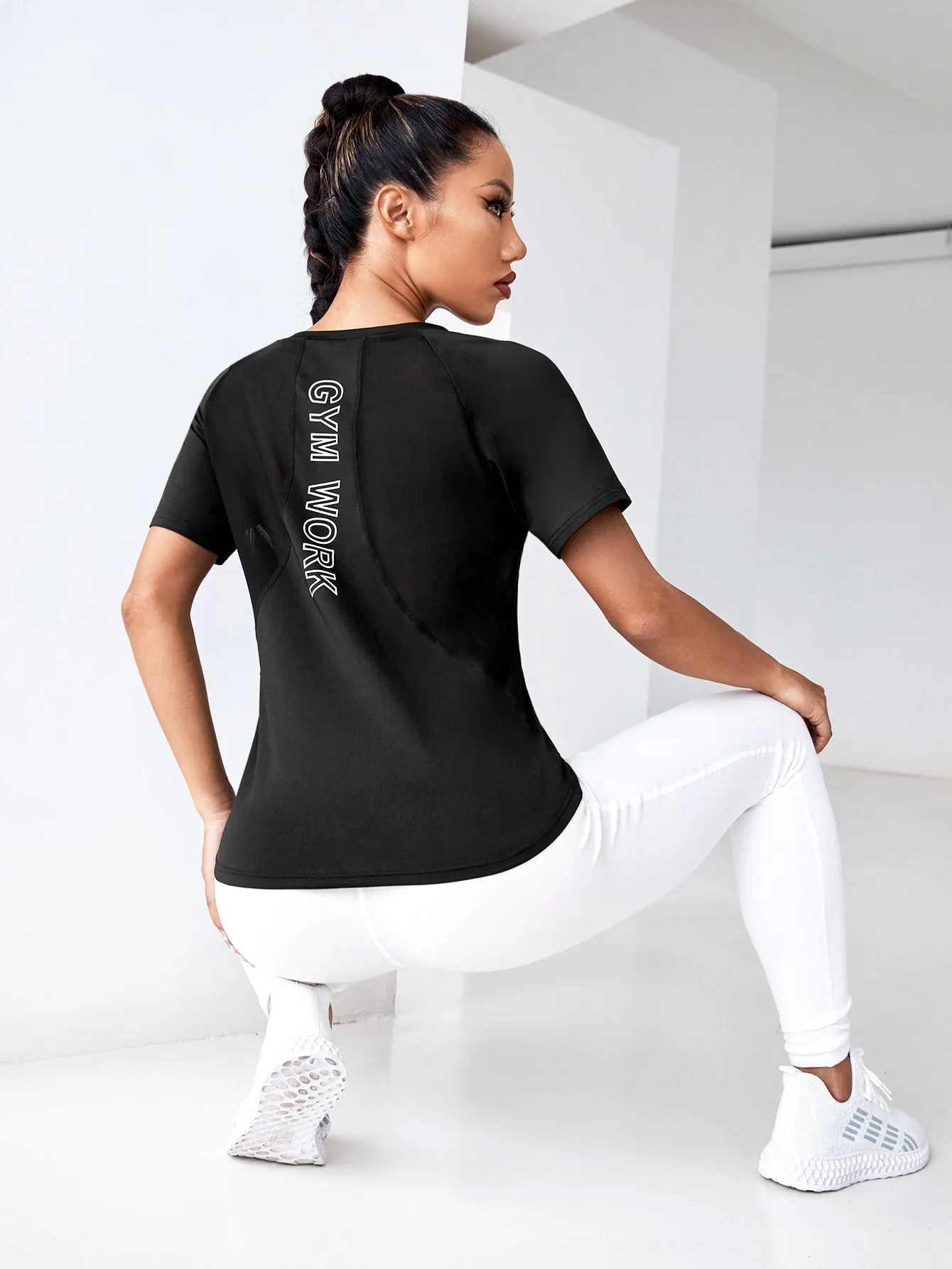 Letter Graphic Raglan Sleeve Contrast Mesh Active Tee SS23