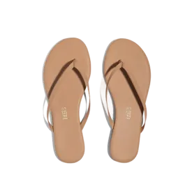 tkees boyfriend flip flops